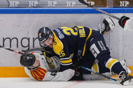 s Axel Holmström