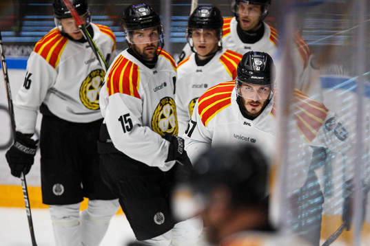 Brynäs John Persson jublar
