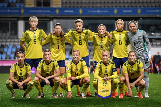 Players of Sweden pose for a team photo