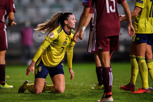 Pauline Hammarlund of Sweden celebrates the 6-0 goal