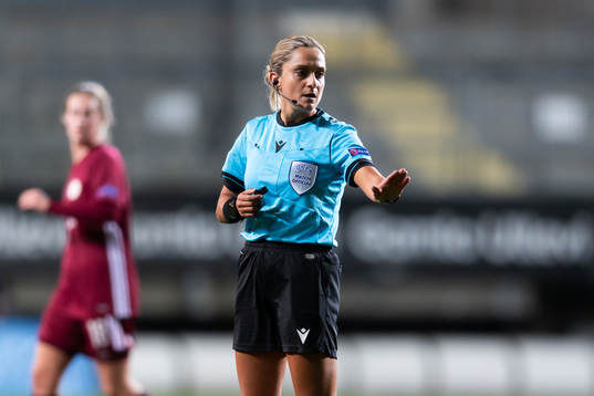Referee Maria Marotta