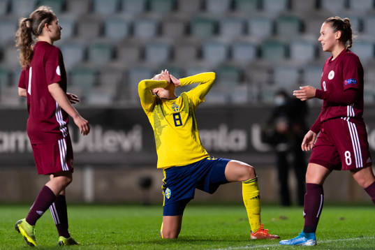  Lina Hurtig of Sweden looks dejected