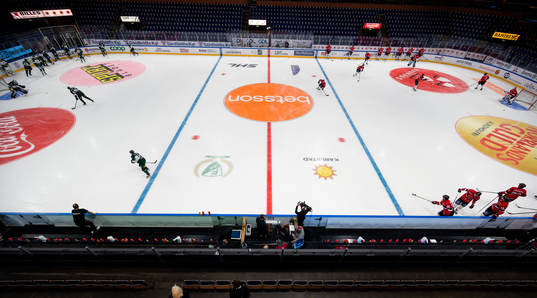 Färjestads och Örebros spelare