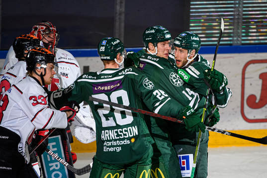 Färjestads Victor Ejdsell och Per Åslund jublar