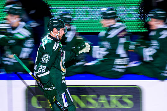 Färjestads Per Åslund jublar