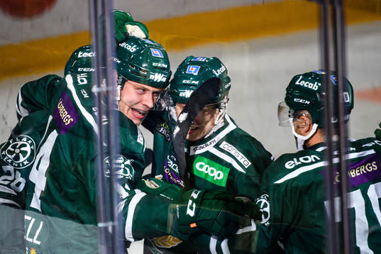 Färjestads Victor Ejdsell jublar
