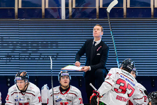 Örebros tränare Niklas Eriksson deppar