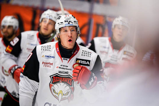 Malmö Redhawks Emil Sylvegård jublar