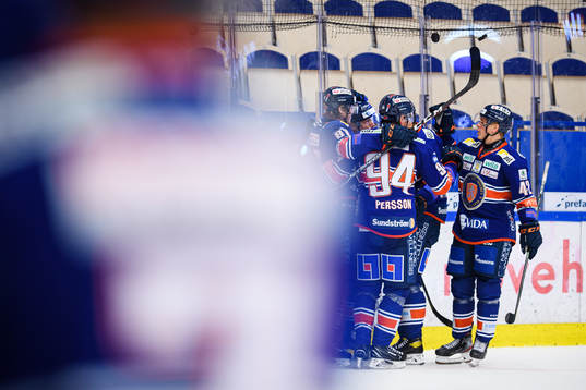 Växjös spelare jublar