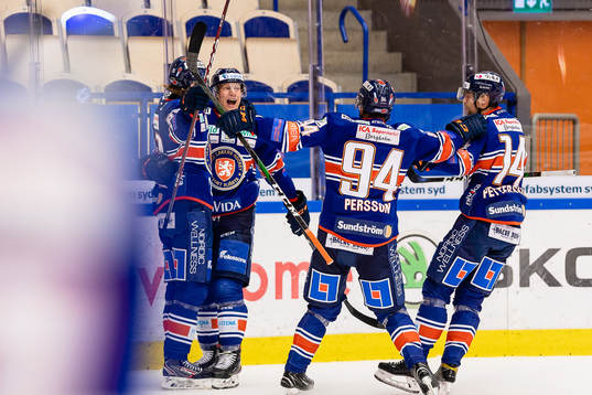 Växjös Richard Gynge jublar