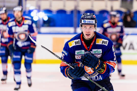 Växjös Juuso Vainio jublar