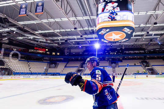 Växjös Juuso Vainio jublar
