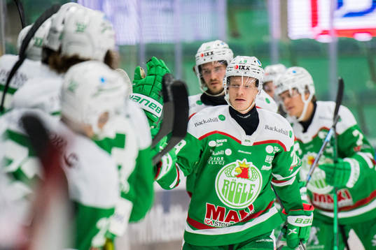 Rögles Anton Bengtsson jublar