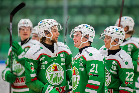 Rögles Nils Höglander jublar