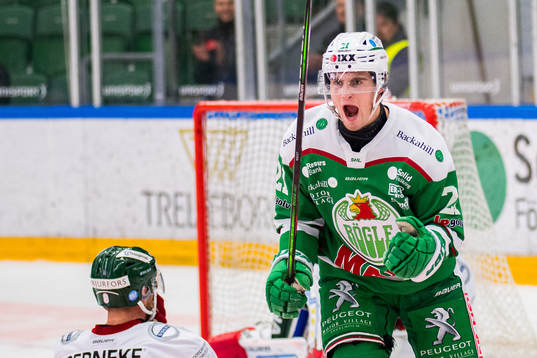 Rögles Nils Höglander jublar