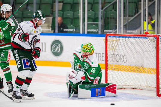 Frölundas Jan Mursak och Rögles målvakt Christoffer