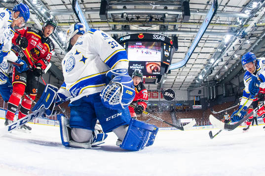 Luleås Isac Brännström sätter 1-0