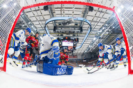 Luleås Isac Brännström sätter 1-0
