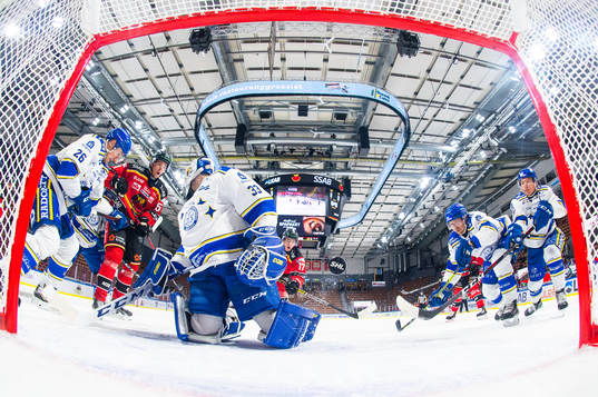 Luleås Isac Brännström sätter 1-0