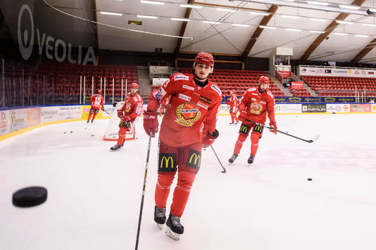 Almtunas William Wiå värmer upp