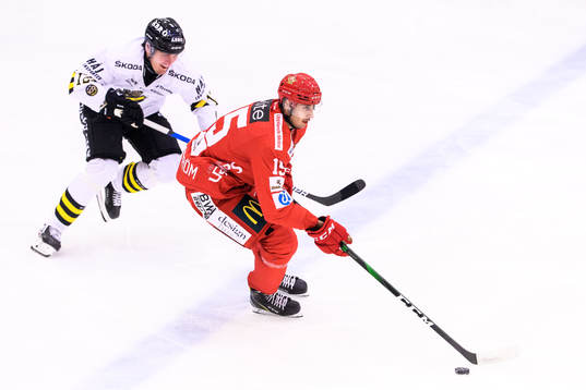 Almtunas Villiam Haagunder ishockeymatchen i