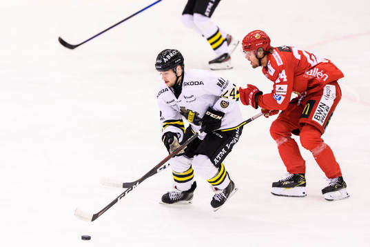 s Dennis Fröland och Almtunas Carl Åsell