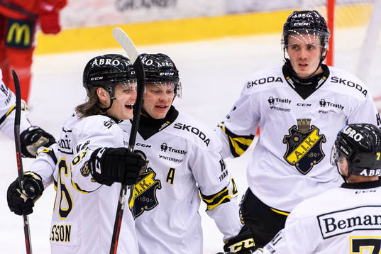 s Anton Karlsson jublar