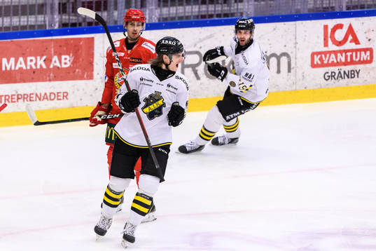 s Anton Karlsson jublar