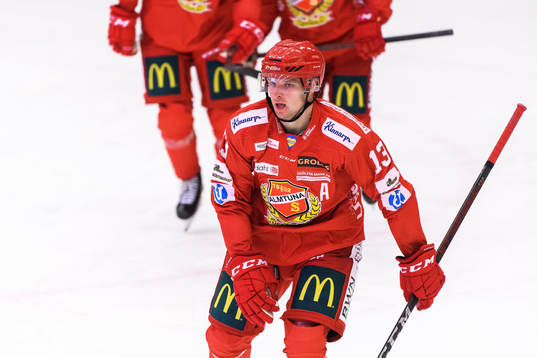 Almtunas Tobias Liljendahl jublar