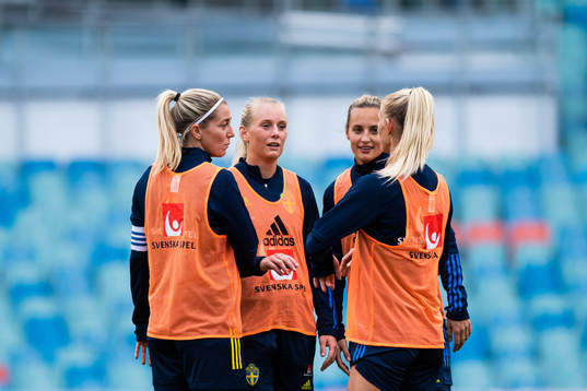 Linda Sembrant, Stina Blackstenius, Nathalie Björn and