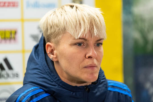 Nilla Fischer is interviewed