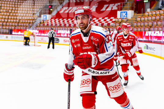 Timrås Albin Lundin jublar