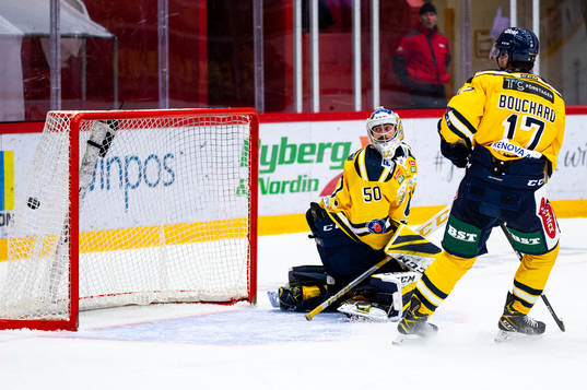 Södertäljes målvakt Alexander Sahlin släpper in 5-2