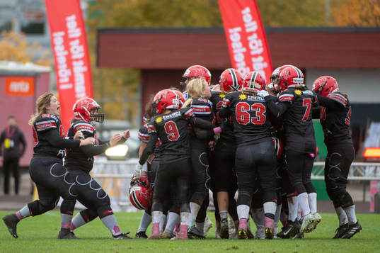 Carlstad Crusaders spelare jublar