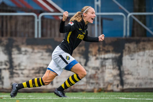 s Matilda Rosqvist jublar