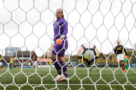 Bollstanäs målvakt Åsa Vallgårda deppar