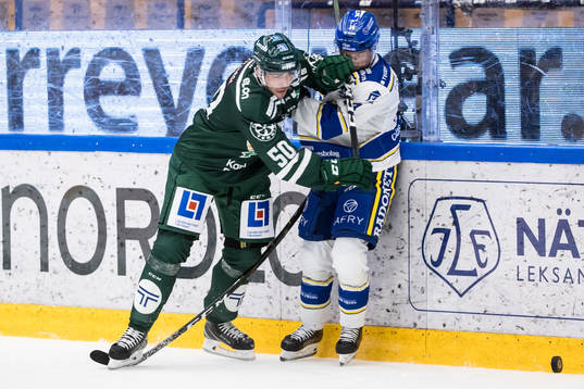 Färjestads Sebastian Erixon och Leksands Oskar Lang
