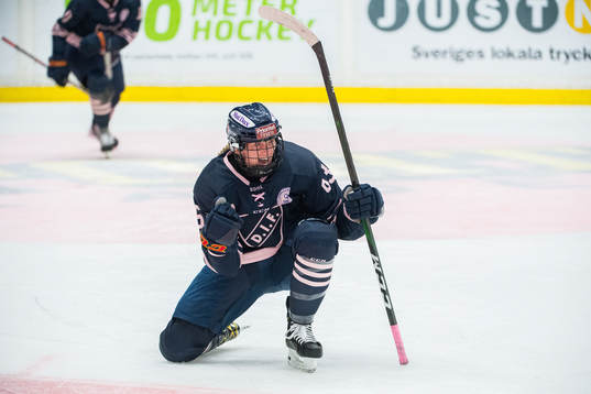 Djurgårdens Josefine Jakobsen jublar