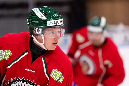 Frölundas Karl Henriksson värmer upp innanC