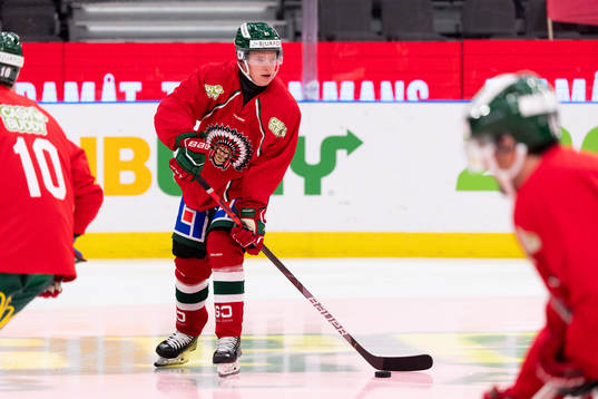 Frölundas Karl Henriksson värmer upp innanC