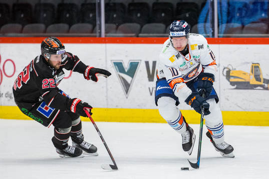 Örebros Jonathan Andersson och Växjös Richard Gynge