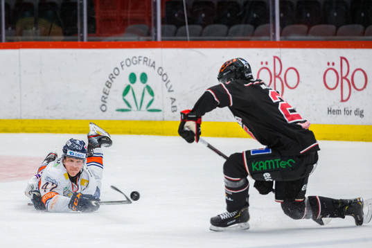 Växjös Teemu Eronen och Örebros Linus Öberg