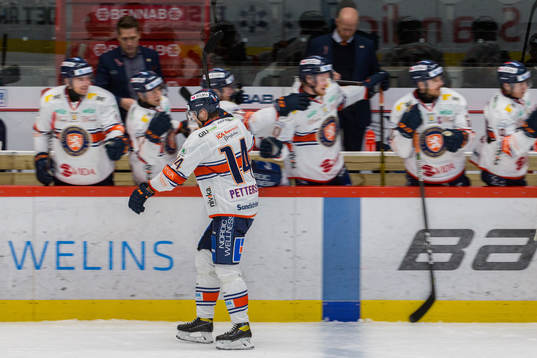 Växjös Emil Pettersson jublar