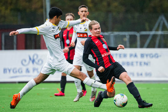 Brommapojkarnas Charlie Fredriksson och Häckens Deniz