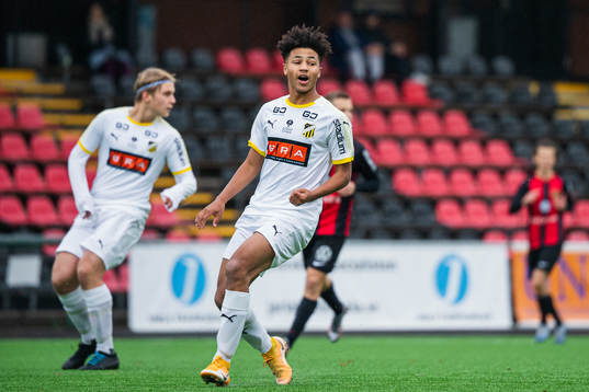 Häckens Momodou Lamin Sonko under fotbollsmatchen i U16