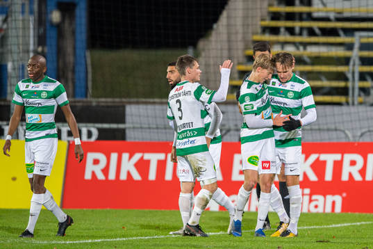 Västerås Viktor Prodell jublar med lagkamrater