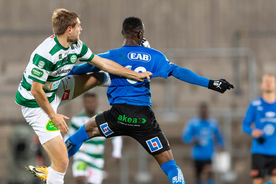 Västerås Michael Jahn och Halmstads Sadat Karim