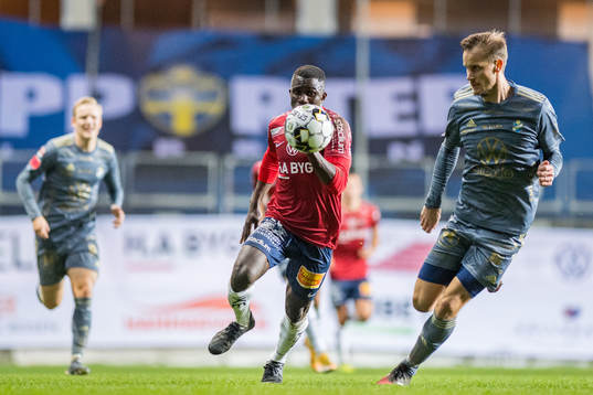 Örgrytes Babacarr Jobe och Östers Månz Berg