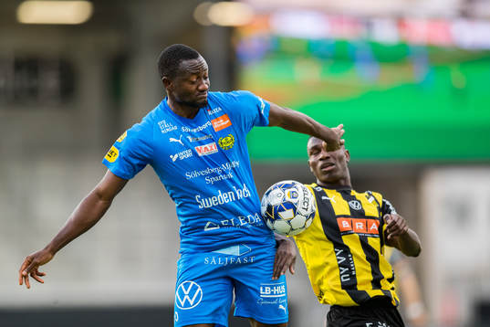 Mjällbys Moses Ogbu och Häckens Godswill Ekpolo