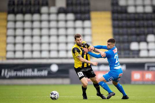 Häckens Joona Toivio och Mjällbys Jesper Gustavsson